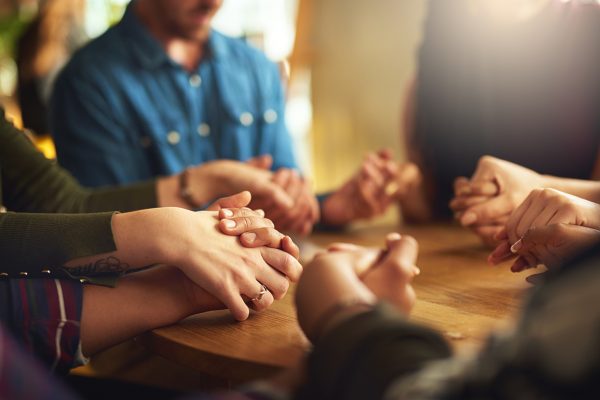 Millaisia uskontojen vuoropuhelutilaisuuksia Suomessa on järjestetty?
